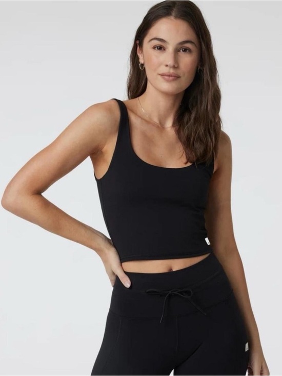 Vuori Tops - Vuori Daily Crop